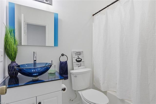 3213 Jade Ct Apt 202, Virginia Beach, VA 23451