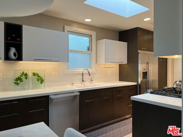 2707 Westwood Boulevard, Los Angeles, CA 90064