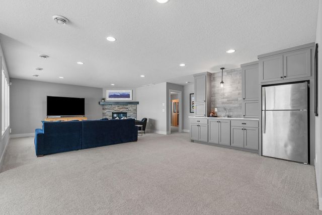 7529 Urbandale Lane N, Maple Grove, MN 55311