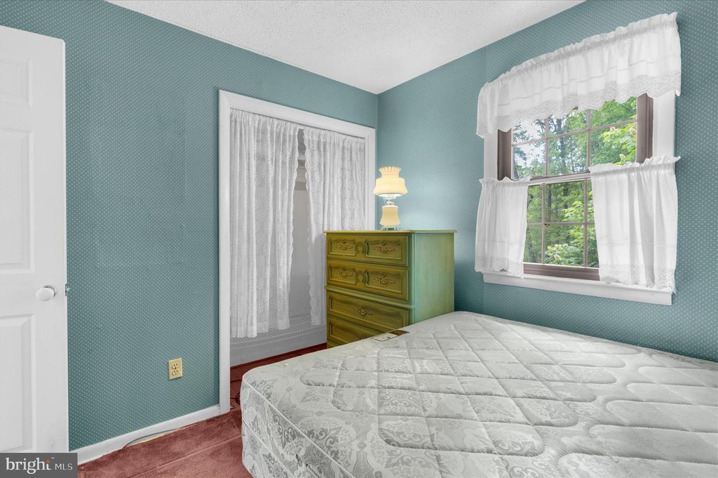 Image 19 of property listing at 148 MAGOTHY BEACH RD, Pasadena, MD 21122