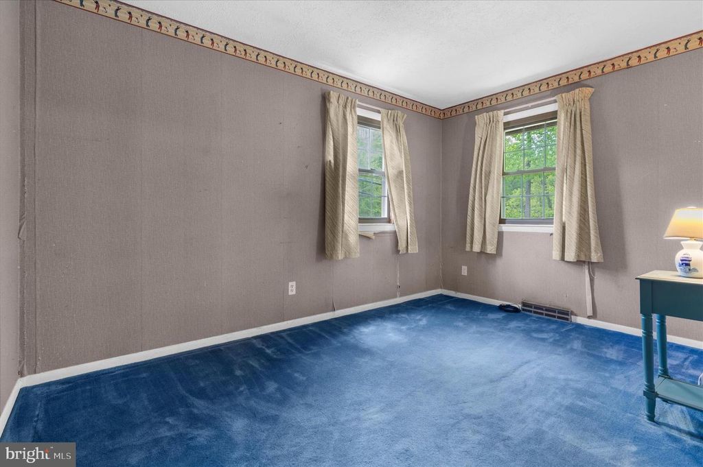 Image 20 of property listing at 148 MAGOTHY BEACH RD, Pasadena, MD 21122