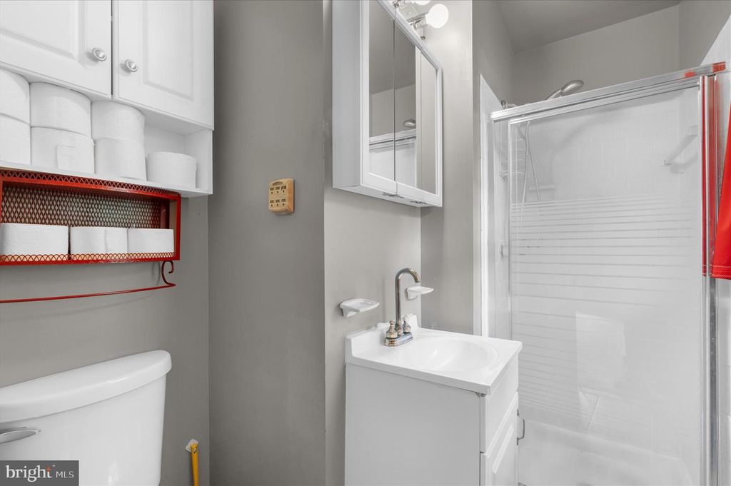 Image 25 of property listing at 148 MAGOTHY BEACH RD, Pasadena, MD 21122