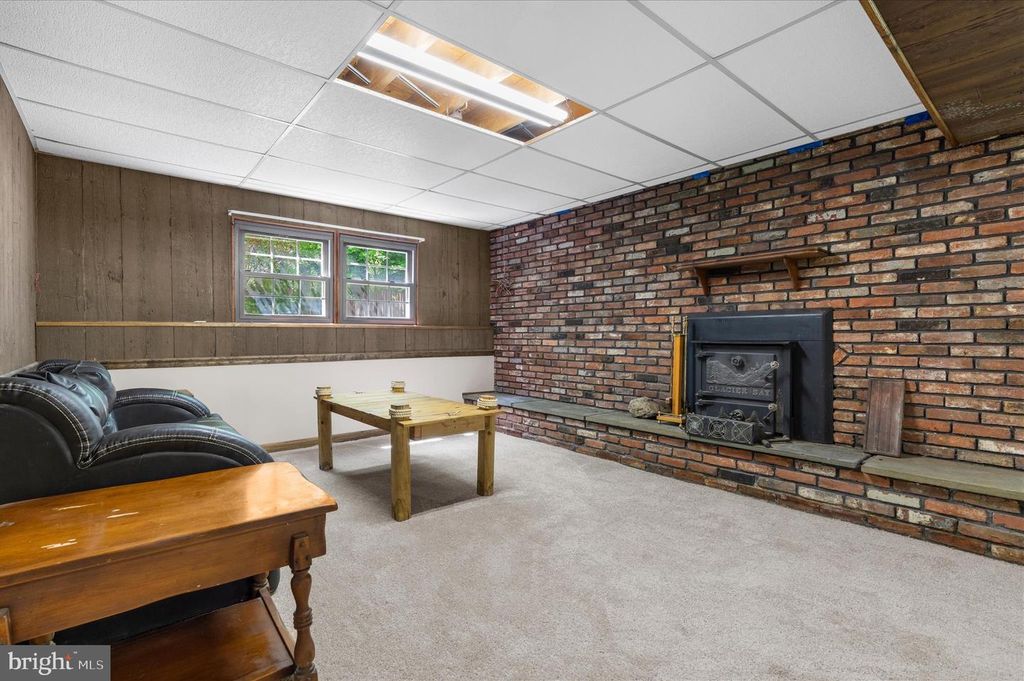 Image 28 of property listing at 148 MAGOTHY BEACH RD, Pasadena, MD 21122