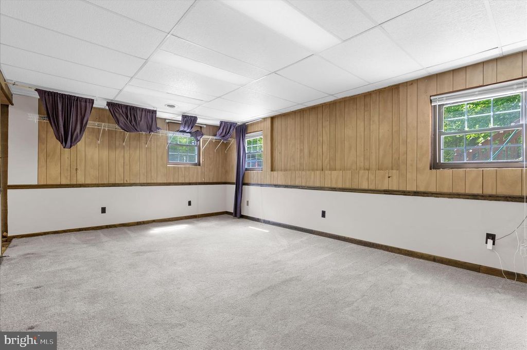 Image 31 of property listing at 148 MAGOTHY BEACH RD, Pasadena, MD 21122