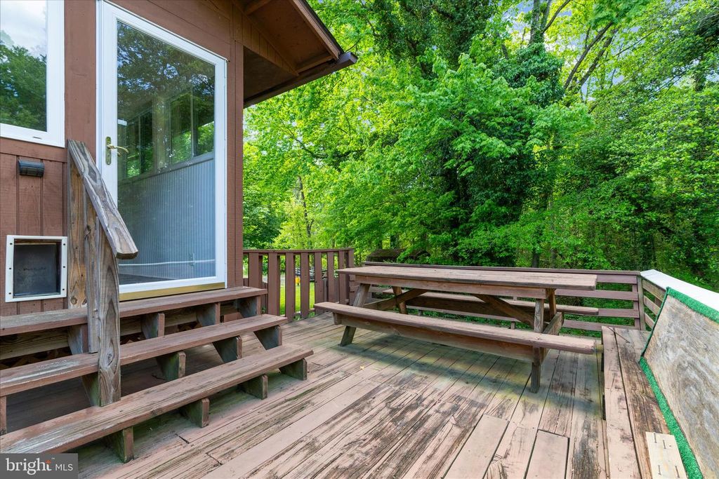 Image 36 of property listing at 148 MAGOTHY BEACH RD, Pasadena, MD 21122