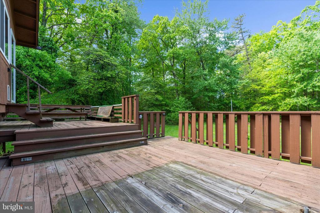 Image 38 of property listing at 148 MAGOTHY BEACH RD, Pasadena, MD 21122