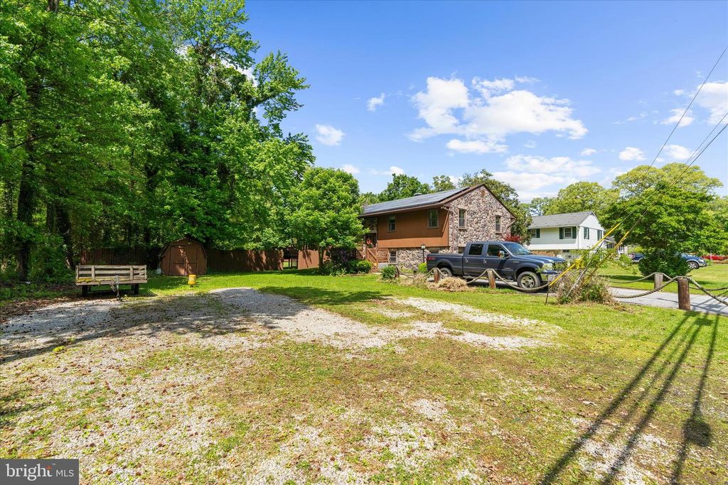 Image 42 of property listing at 148 MAGOTHY BEACH RD, Pasadena, MD 21122