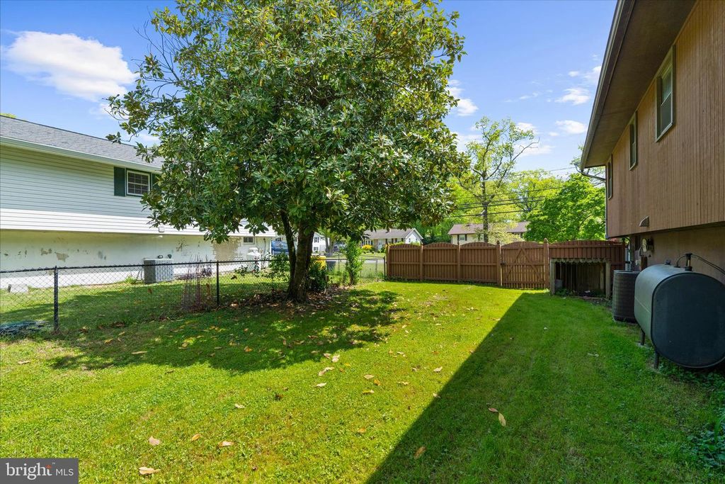Image 46 of property listing at 148 MAGOTHY BEACH RD, Pasadena, MD 21122