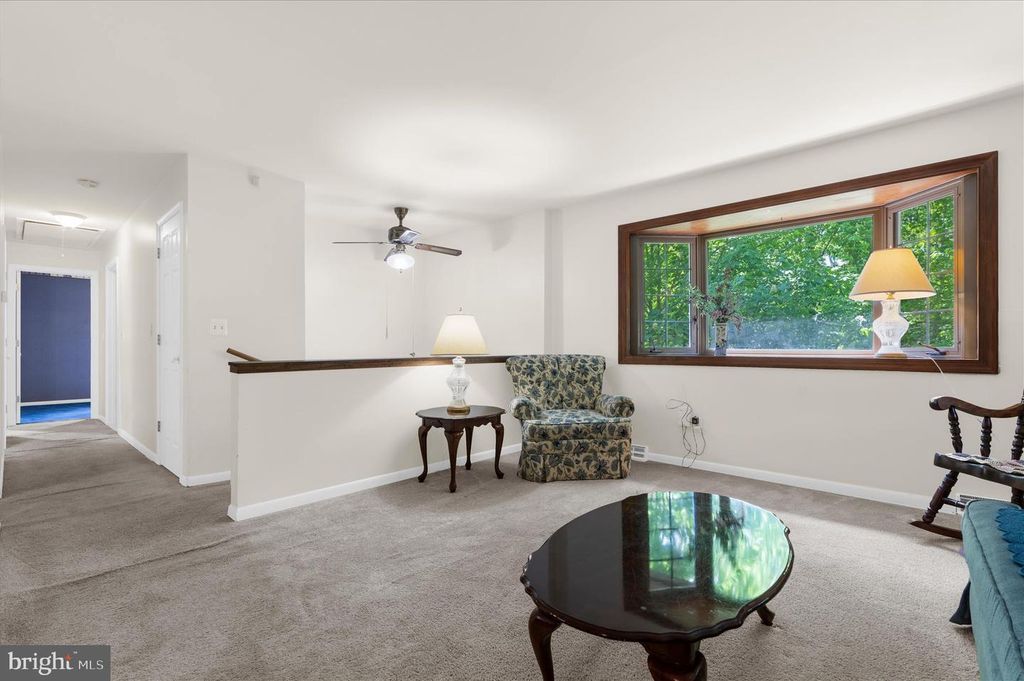 Image 7 of property listing at 148 MAGOTHY BEACH RD, Pasadena, MD 21122