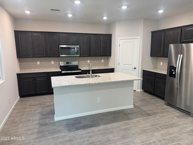 2683 E MUSIC MOUNTAIN Avenue, Apache Junction, AZ 85119