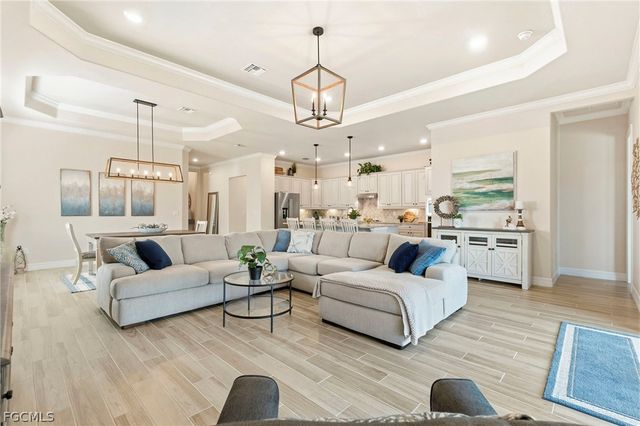 10565 Pistoia DR, Fort Myers, FL 33913