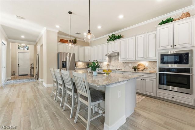 10565 Pistoia DR, Fort Myers, FL 33913