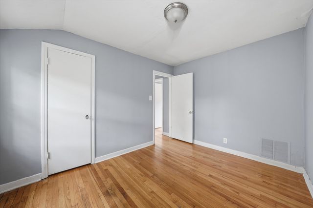 9709 S Yates Boulevard, Chicago, IL 60617