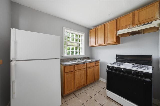 9709 S Yates Boulevard, Chicago, IL 60617