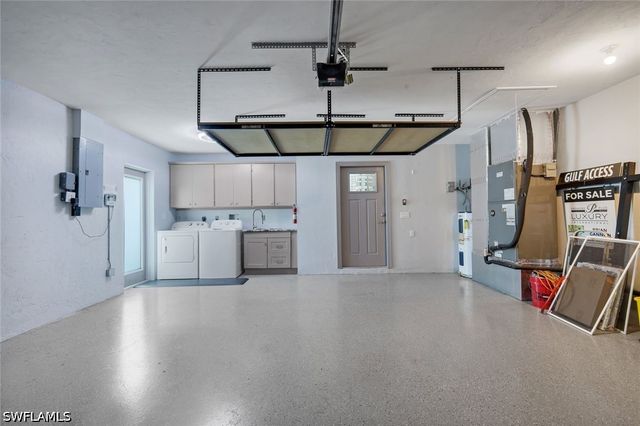 4005 SE 1st AVE, Cape Coral, FL 33904