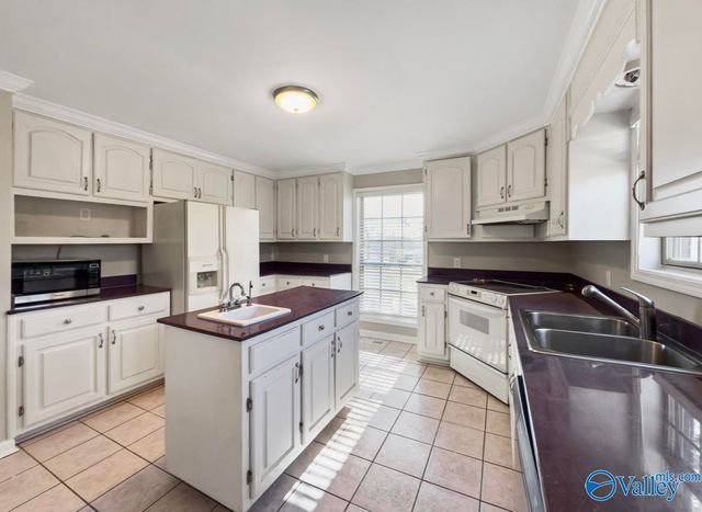 462 Brooks Road, Union Grove, AL 35175