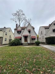 893 Keystone Drive, Cleveland Heights, OH 44121