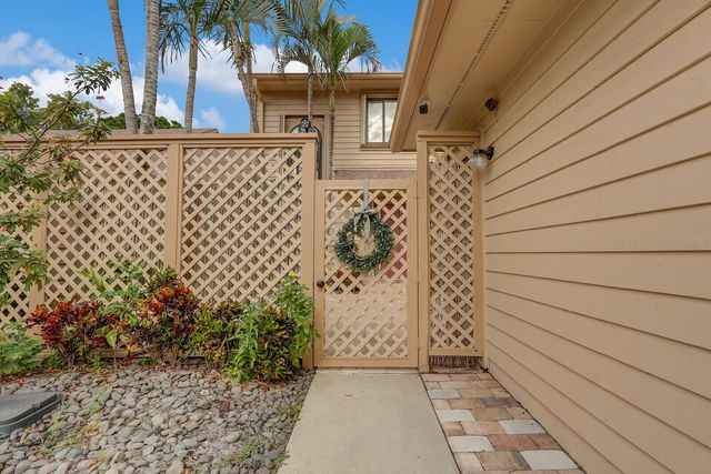 6136 SE Georgetown Place, Hobe Sound, FL 33455