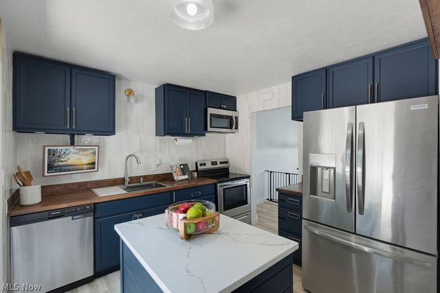 9316 Munich Drive, Parma, OH 44130