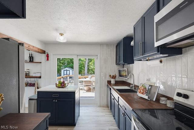 9316 Munich Drive, Parma, OH 44130
