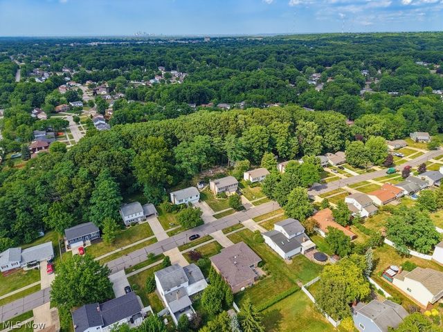 9316 Munich Drive, Parma, OH 44130