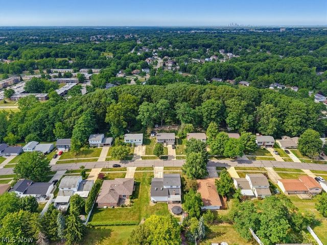 9316 Munich Drive, Parma, OH 44130