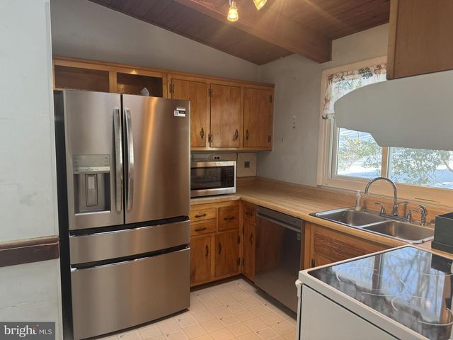 7527 FRIAR TUCK CT, Falls Church, VA 22042