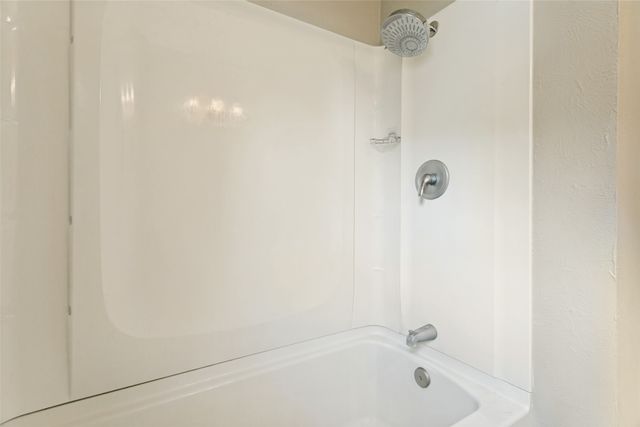 4808 Sherwood Drive, River Oaks, TX 76114