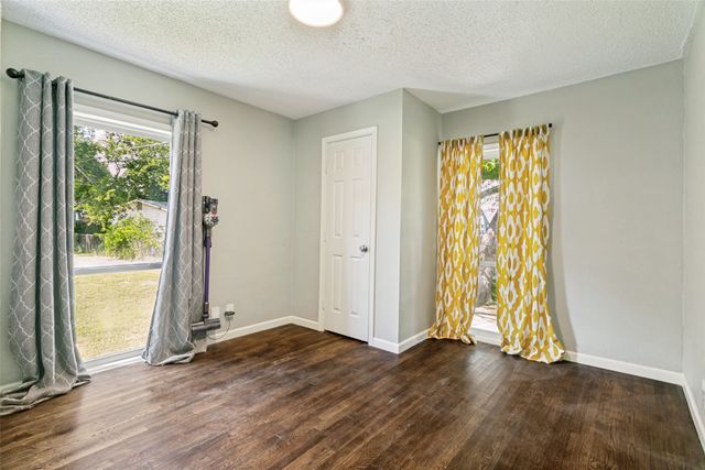 4808 Sherwood Drive, River Oaks, TX 76114