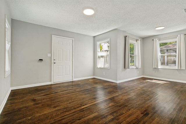 4808 Sherwood Drive, River Oaks, TX 76114