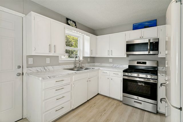 4808 Sherwood Drive, River Oaks, TX 76114
