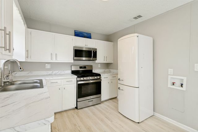 4808 Sherwood Drive, River Oaks, TX 76114