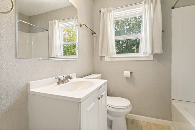 4808 Sherwood Drive, River Oaks, TX 76114