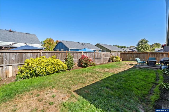 3803 NE Hollyburn Av, Albany, OR 97322