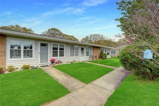 277D Berwick ct, Ridge, NY 11961