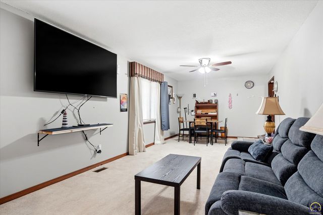 3600 NW 44th Ter, Topeka, KS 66618