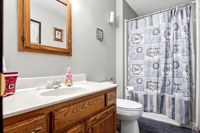 3600 NW 44th Ter, Topeka, KS 66618