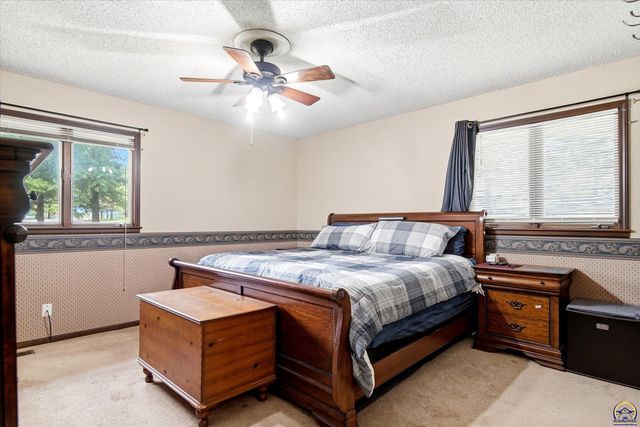 3600 NW 44th Ter, Topeka, KS 66618