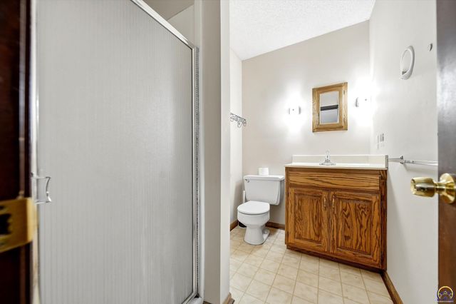 3600 NW 44th Ter, Topeka, KS 66618