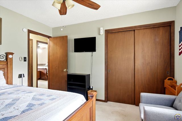 3600 NW 44th Ter, Topeka, KS 66618