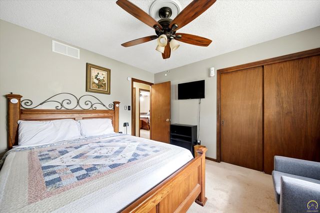 3600 NW 44th Ter, Topeka, KS 66618