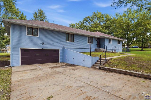 3600 NW 44th Ter, Topeka, KS 66618