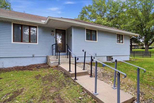 3600 NW 44th Ter, Topeka, KS 66618