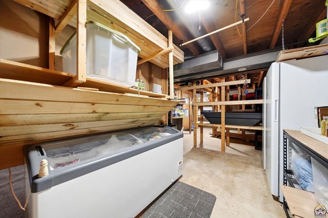 3600 NW 44th Ter, Topeka, KS 66618