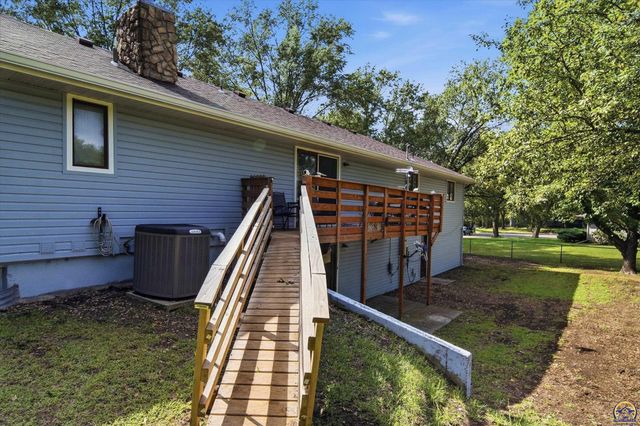 3600 NW 44th Ter, Topeka, KS 66618