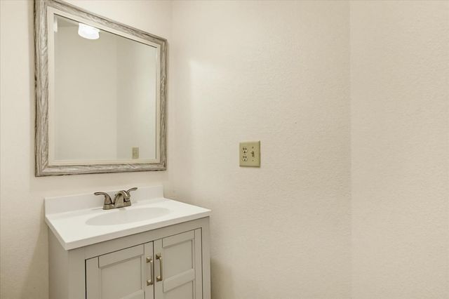 17575 Chaparral Dr, Penn Valley, CA 95946