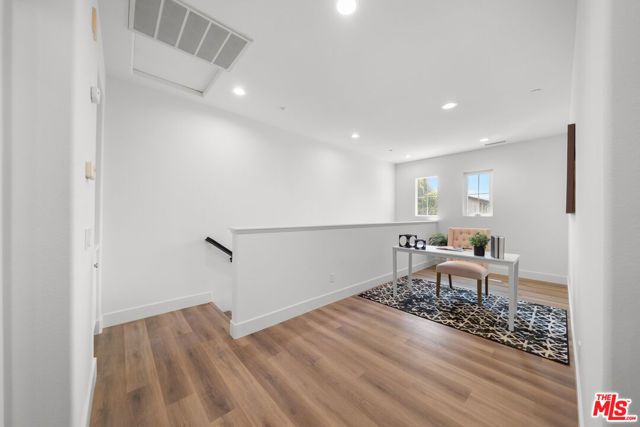 270 Lockford, Irvine, CA 92602