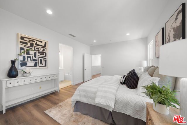 270 Lockford, Irvine, CA 92602
