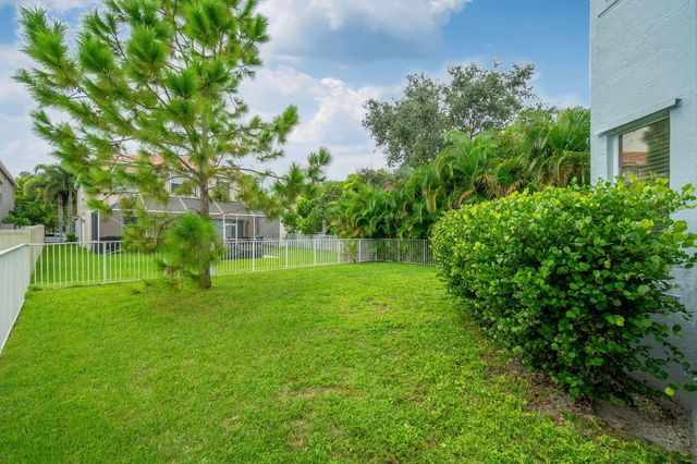 9912 Woodworth Court, Wellington, FL 33414