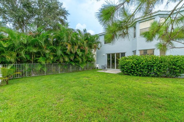 9912 Woodworth Court, Wellington, FL 33414